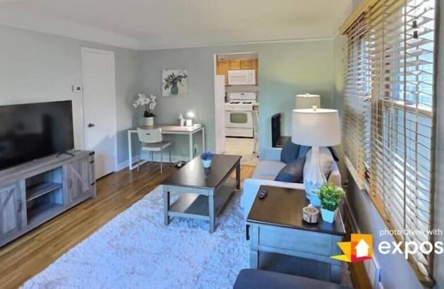 Lake Nokomis Neighborhood Getaway!