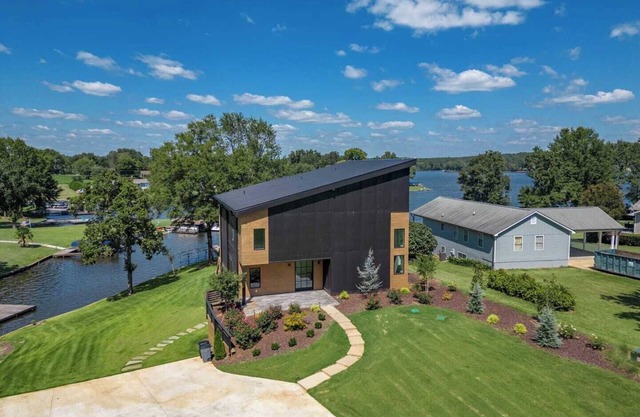 Lake Oconee 6BR Luxury Mansion | Waterfront Stay Near UGA Gameday