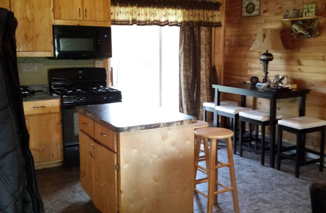 Lake Of The Woods Resort Area- Walking Distance To 8 Full Service Resorts