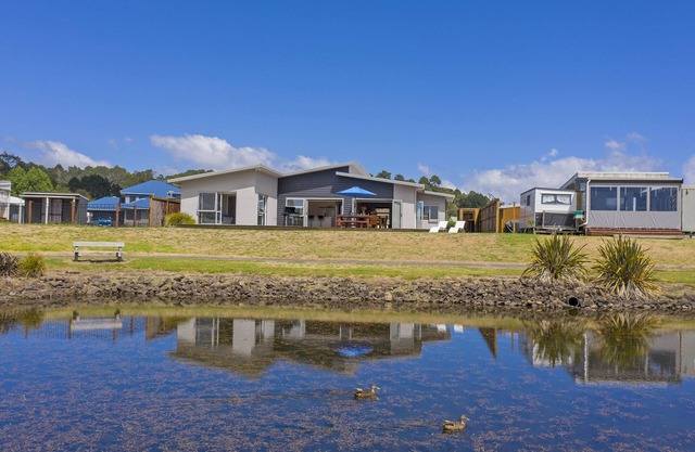 Lake on Scott - Cooks Beach Holiday Home