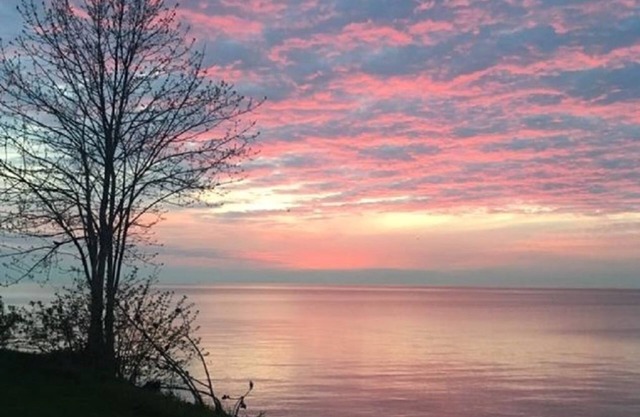 Lake Ontario Waterfront House 15 Minutes To Niagara Falls, USA,Wilson Wine Trail
