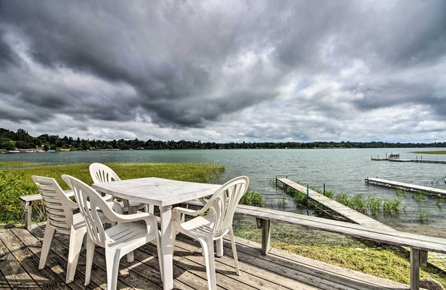 Lake Retreat: Fire Pit, Boat Rentals, BBQ!