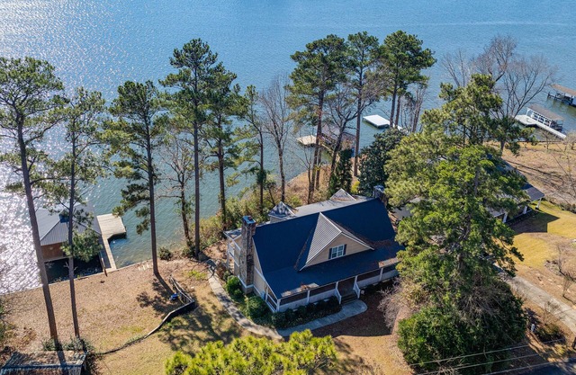 Lake Sinclair Retreat w/Big Water Views & Dock!