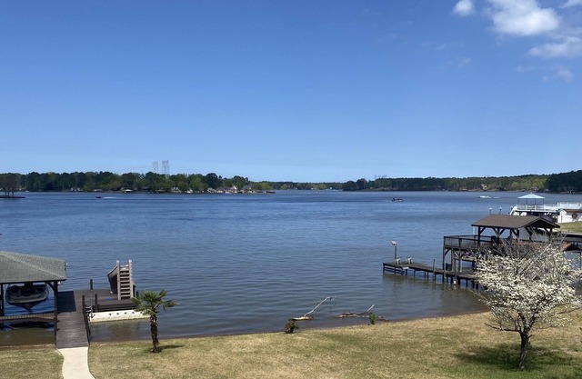 Lake Sinclair retreat with Boat Dock, Waterslide and BIG Views!