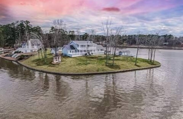 Lake Sinclair Waterfront – Peaceful 270° Peninsula