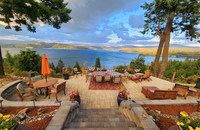 "LAKE SONG ESTATES" OVERLOOKING LAKE COEUR D ALENE