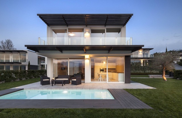Lake Sunbeam Villa by Wonderful Italy