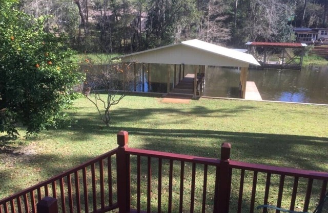 Lake Talquin Waterfront Vacation Rental