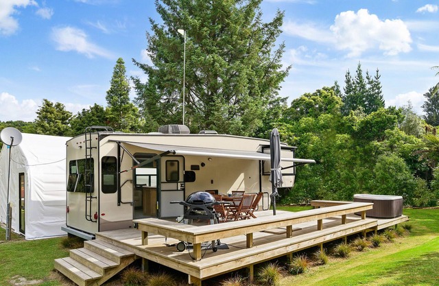 LAKE TARAWERA LUXURY ACCOMODATION