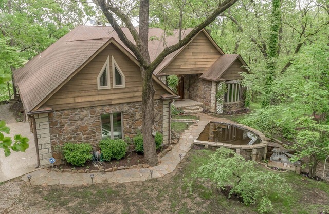 Lake Tenkiller Family Friendly Estate on the Illinois River - Making Memories!