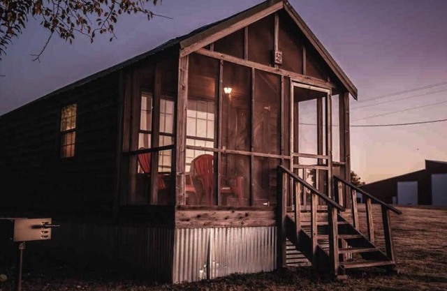 Lake Texoma Cedar Cabin - The Birds Nest
