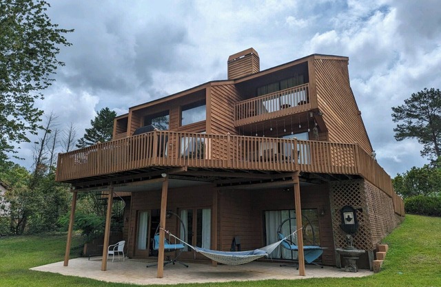 Lake Tobo House