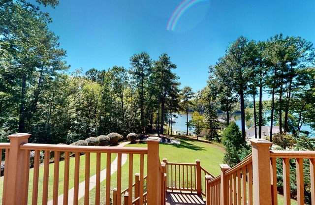 Lake Tuscaloosa game day ready & Family fun in Northport!