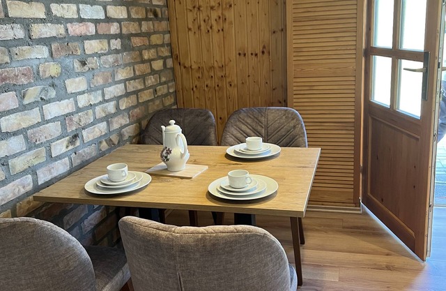 Lake view apartment direct water access up to 4 pers. - Restaurant at the wildlife park