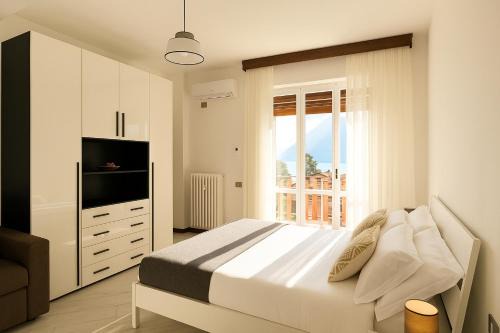 Lake View Apartment - Parking Included