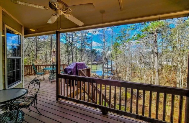 Lake View Country Family Home