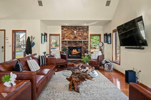 Lake View Retreat AvantStay Entertainers Home Yard Deck Game Room