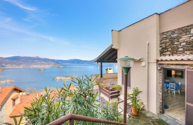 Lake View Terrace Over The Borromean Isla, Stresa, Italy