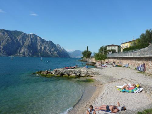 Lake View Tonini Apartments