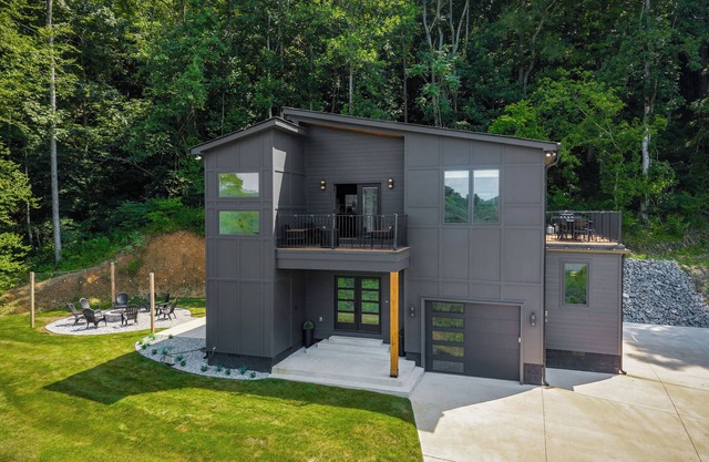 Lake Views Modern Center Hill Home w/Lake Trail