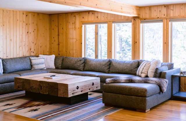 Lake Views - Walking Distance to Beach - West Shore Chalet