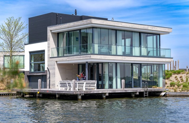Lake villa on the Veerse meer with dock - Harbour Villas Zeeland - 6 persons