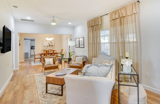 Lake Wales Vacation Rental w/Screened-In Porch!