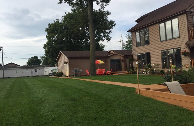 Lake Wawasee 2 Bedroom Premier Condo on Channel with 1 Boat Slip, Sleeps 6,