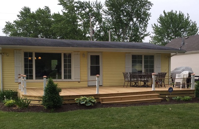 Lake Wawasee channel front cottage, limited in season avail NOW family friendly