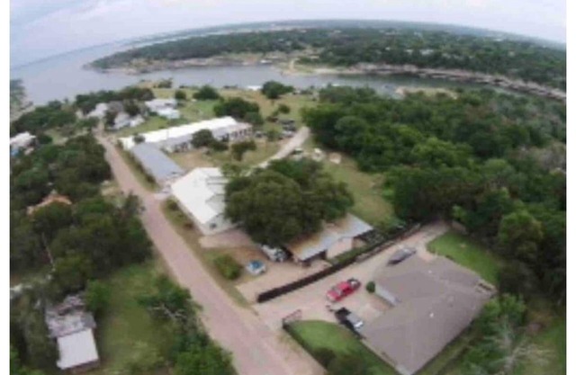Lake Whitney Blue House Large Group Getaway Sleeps 20 (Lake access)