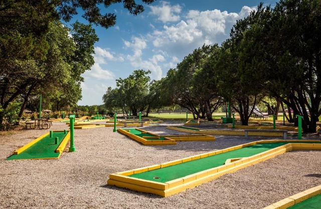 Lake Whitney Camping Resort Cabin 1