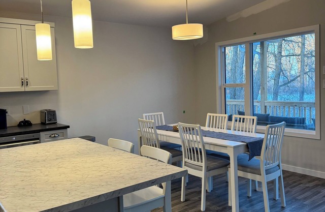 Lake Winnipeg West Shore Retreat in the Village of Dunnottar
