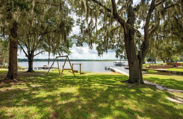 Lake Winnott Home w/Boat Ramp & Dock