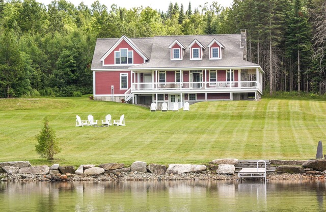 Lakefront adventure home with kayaks, dock, & wood fireplace, - dog-friendly