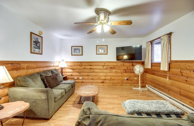 Lakefront Bemidji Getaway w/Community Beach!