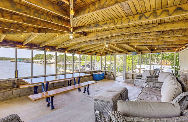 Lakefront Brownwood Home w/Private Boat Dock