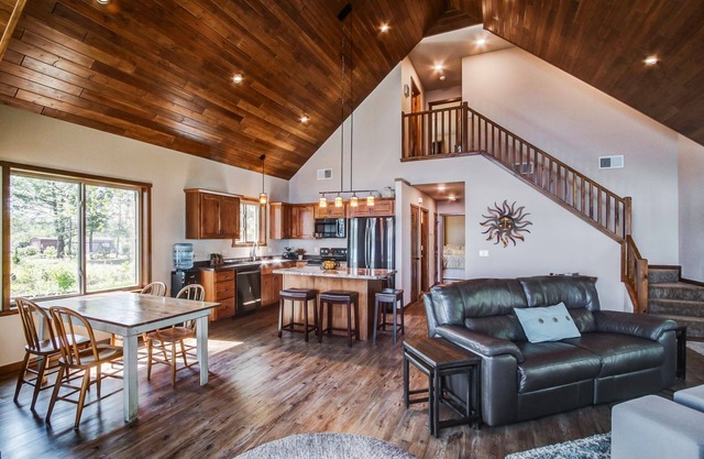 Lakefront Cabin on Lower Long Lake in New Auburn WI