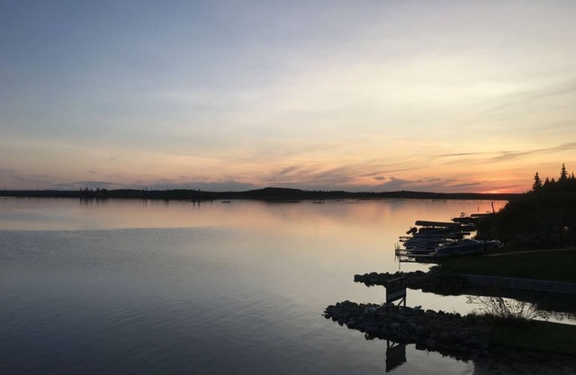 Lakefront Cabins for Rent, with private marina - Cabin 2