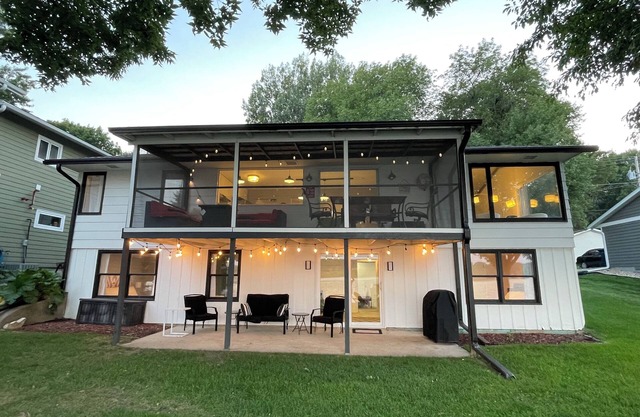 Lakefront Carlson Cabin East Lake Okoboji