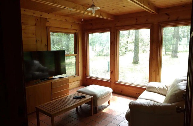 Lakefront Chalet in Montreal