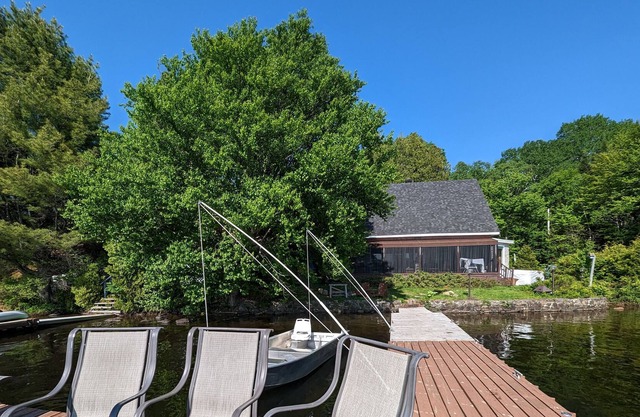 Lakefront Chalet with Stunning Views