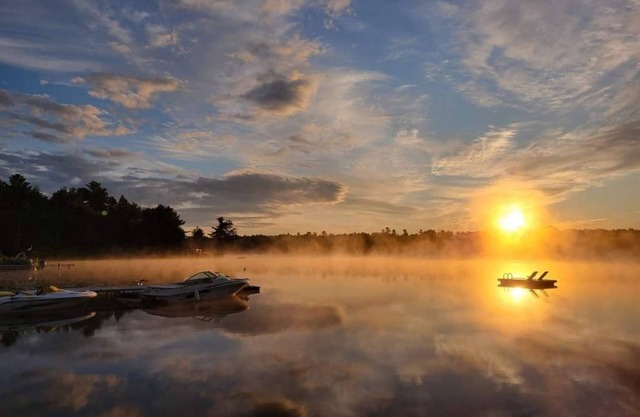 Lakefront Cottage on the beach-George's Pond