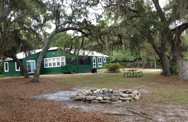 Lakefront Country Haven near Ocala & Forest -With Canoe, Lifejackets and Grill!