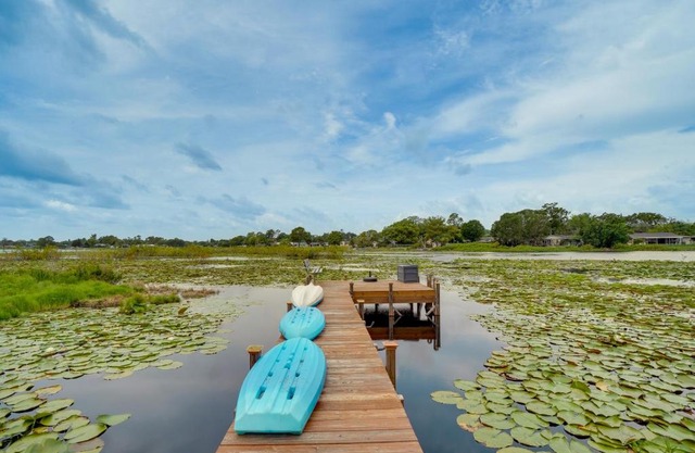Lakefront Deltona Vacation Rental with Dock and Kayaks