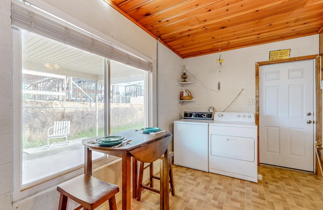 Lakefront, dog-friendly home with patio, lovely view & access to lake activities