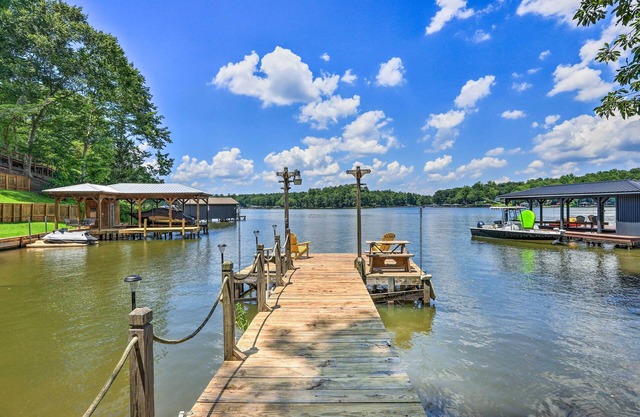 Lakefront Eatonton Getaway w/Dock & Grill!