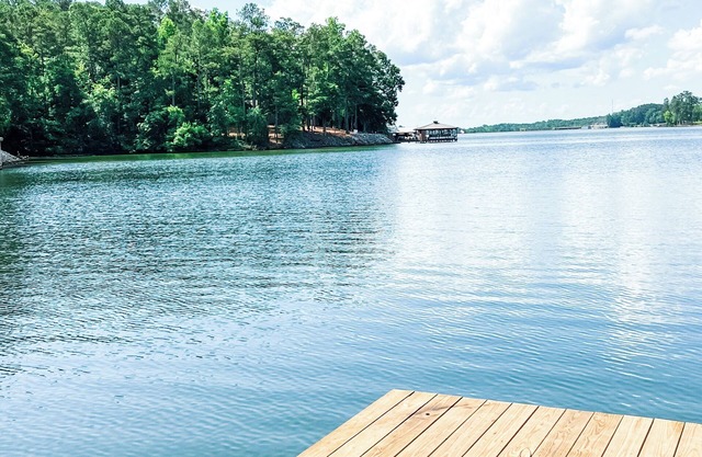 Lakefront Escape: The Little Villa on Jackson Lake