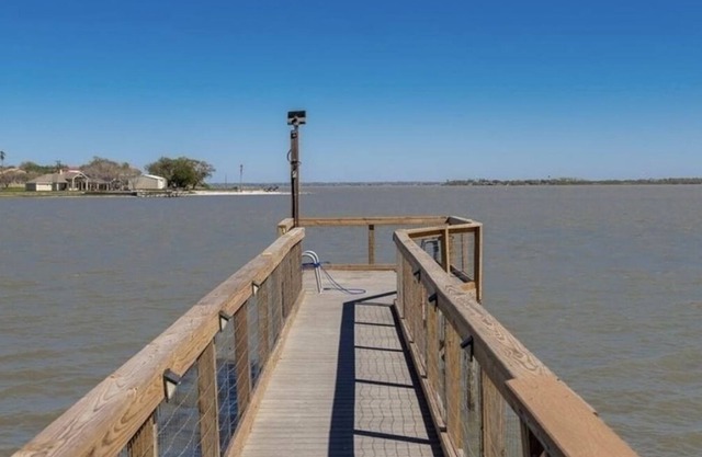 Lakefront Family Home