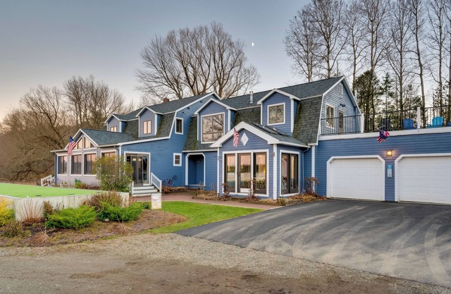 Lakefront Family Retreat w/Dock in Newport!