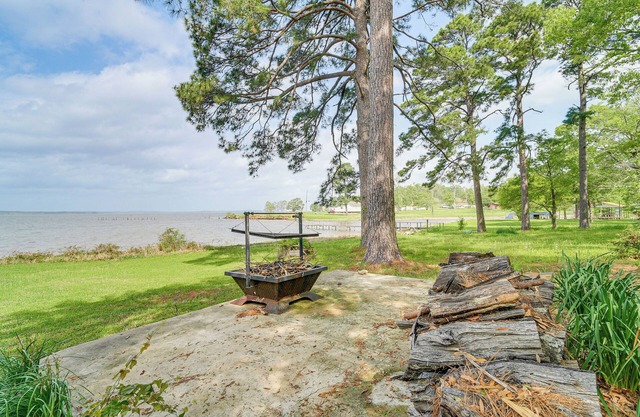 Lakefront Gem w/Boat Dock & Fishing Pier in Many